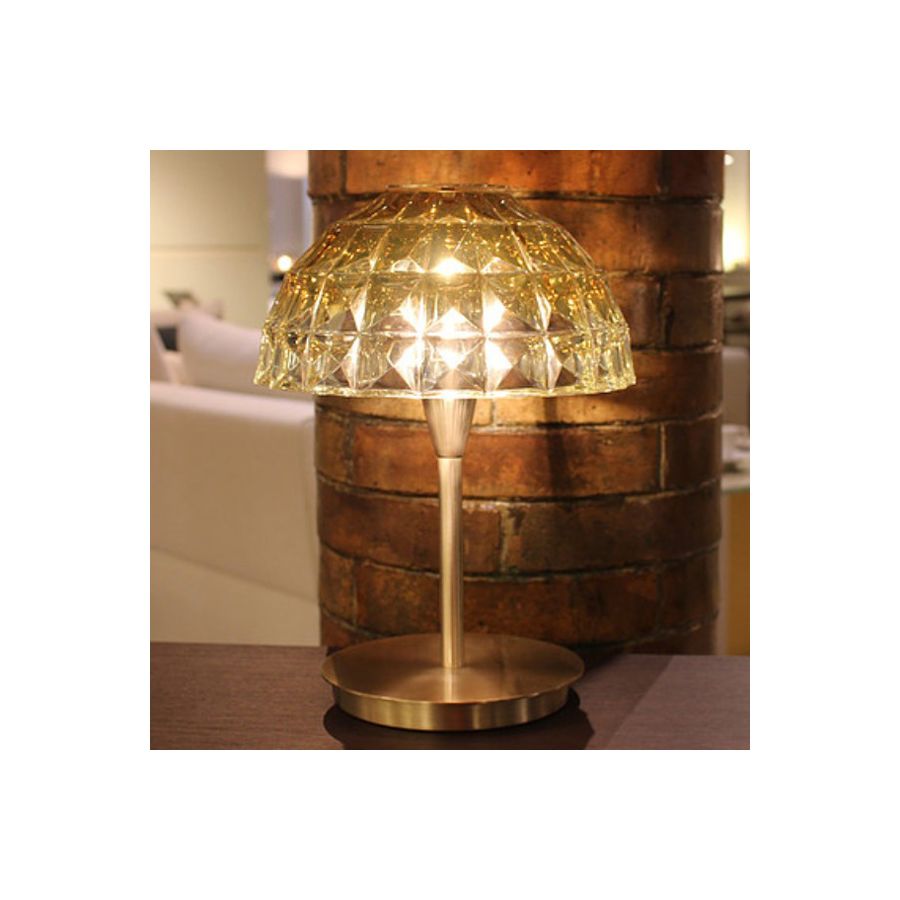 Shade colour: Amber / Structure colour: Matt gold