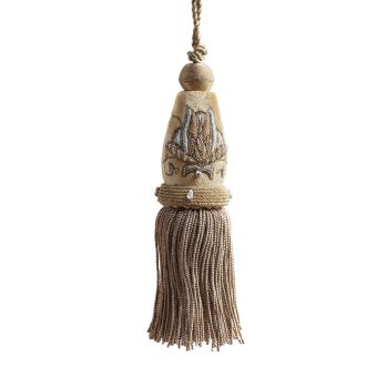 Beaumont & Fletcher / Rings and brushes / Chiara Key Tassel