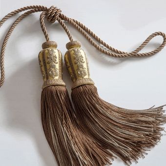 Beaumont & Fletcher / Rings and brushes / Mirabelle Tie Back