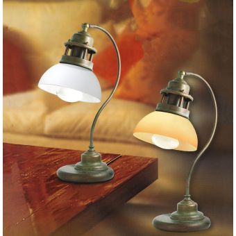 Vintage Tischlampe aus Messing im Rustikalen & Bauernhaus Stil