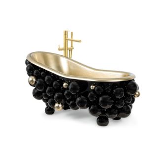 Boca do Lobo / Bathtubs / Newton