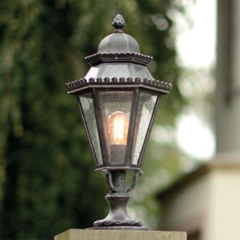 Robers / Outdoor Pedestal Lamp / AL 6709
