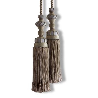 Beaumont & Fletcher / Rings and brushes / Imogen Tie Back