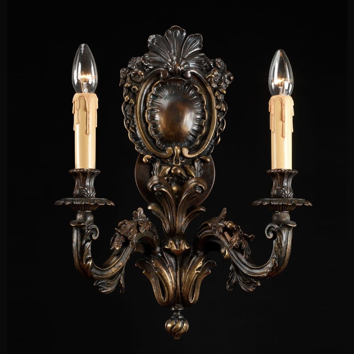 Badari / Wall Sconces / Queen A4-26/2
