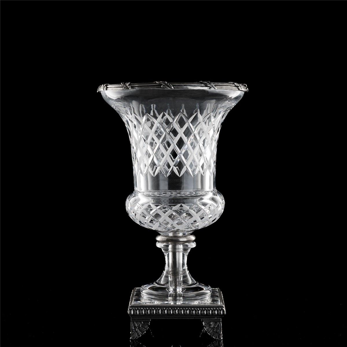 Badari / Decorative Vases / Medici V1-101/07/TR