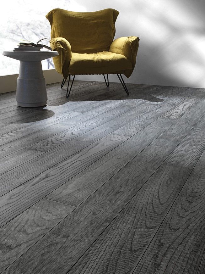 Berti / Diesel Living med Berti / Duotone dark grey parquet