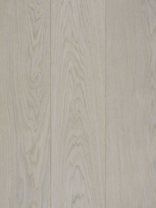 Berti / Ekparkett och andra träslag Essential / Oak Milk pre-finished very light wood flooring