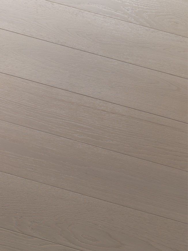 Berti / Ekparkett och andra träslag Essential / Oak Nebula pre-finished gray wood flooring