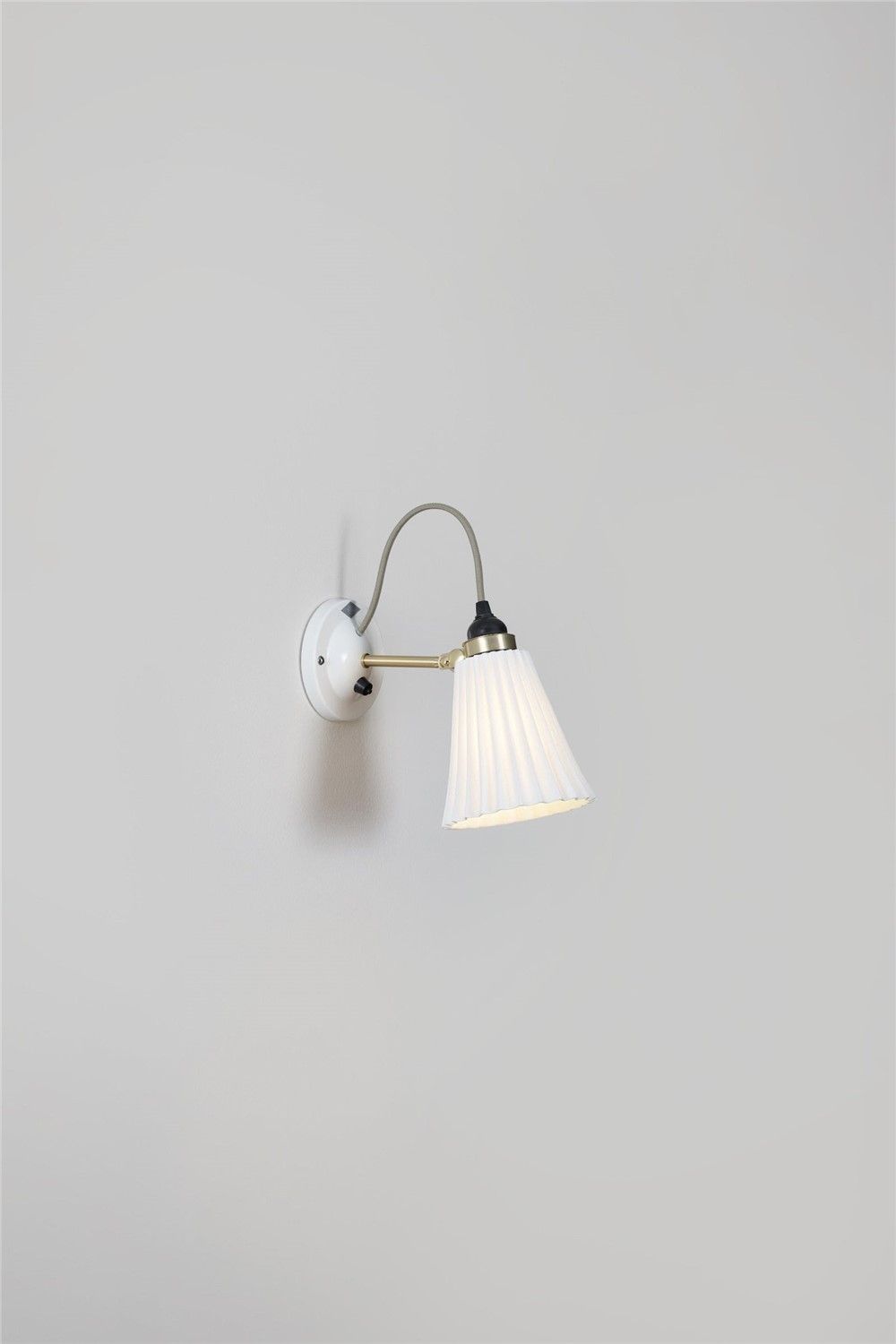 Original BTC / Wall Lights / Hector Pleat Medium Switched Brass