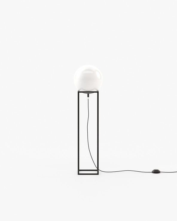 Laskasas / Floor Lamps / Jones