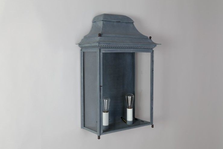 LumArt / Outdoor Wall Lights / Chantilly Giant 2168-2