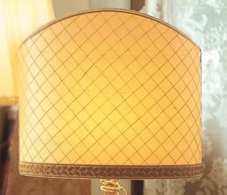 Il Paralume Marina / Lampshades / Half oval lampshade closed behind with upper hump