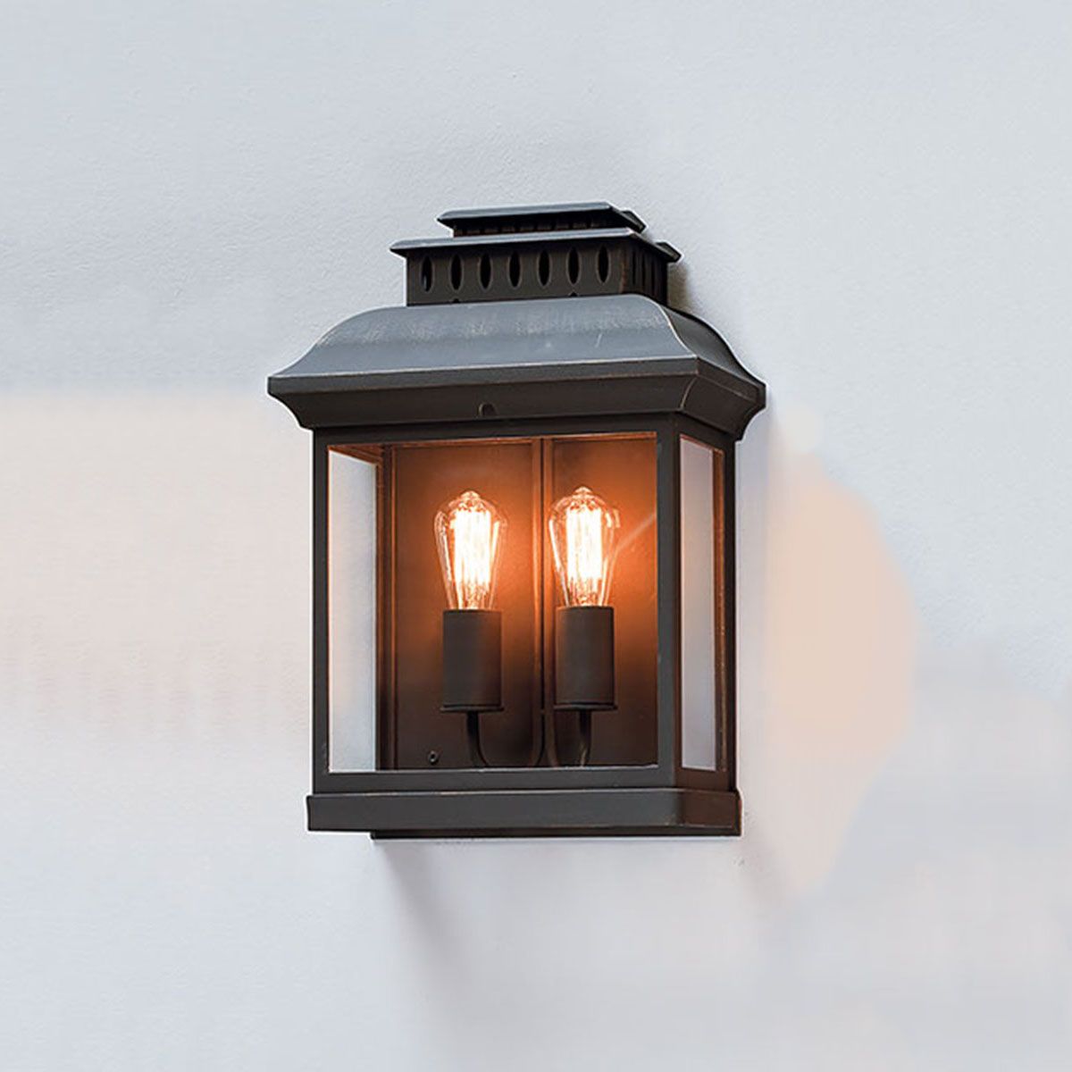 Classic 2-light Wrought Iron Outdoor Vägglykta by Robers