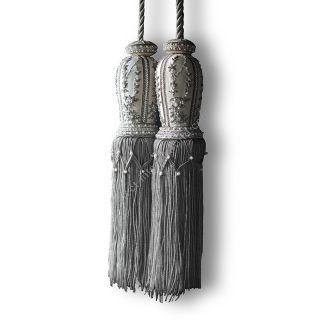 Beaumont & Fletcher / Rings and brushes / Ariel Tie Back