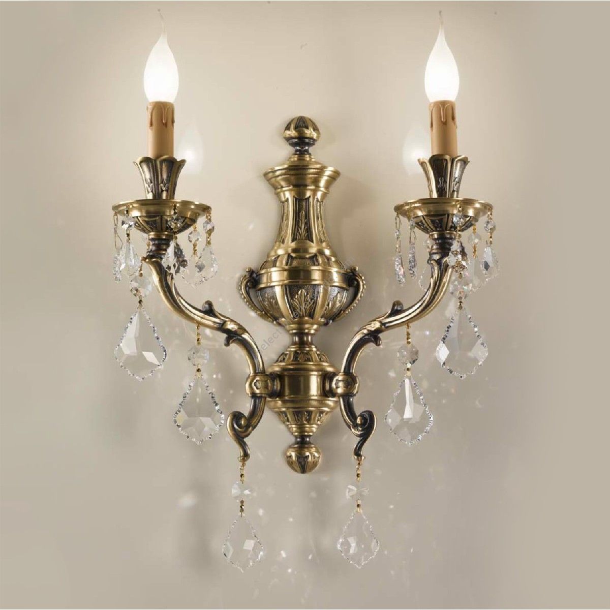 Possoni / Wall Sconces / Windsor 888A2-SHP