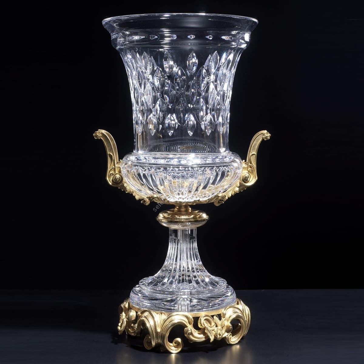 Badari / Decorative Vases / Medici V1-530/11/TR