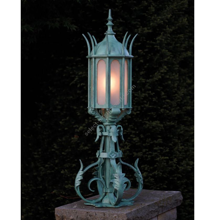 Robers / Outdoor Pedestal Lamp / AL 6651