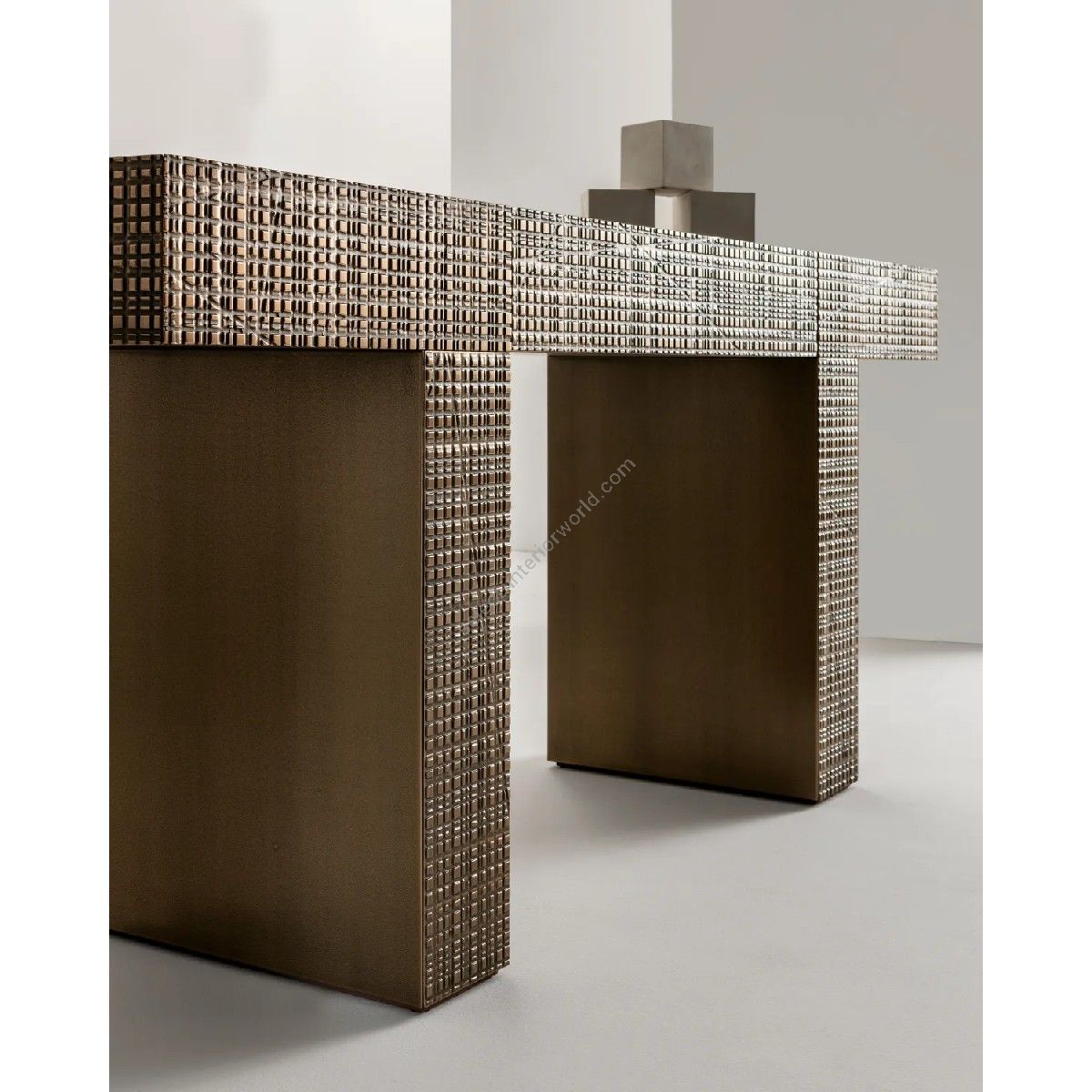 Laurameroni / Consoles & Desks / BD 38