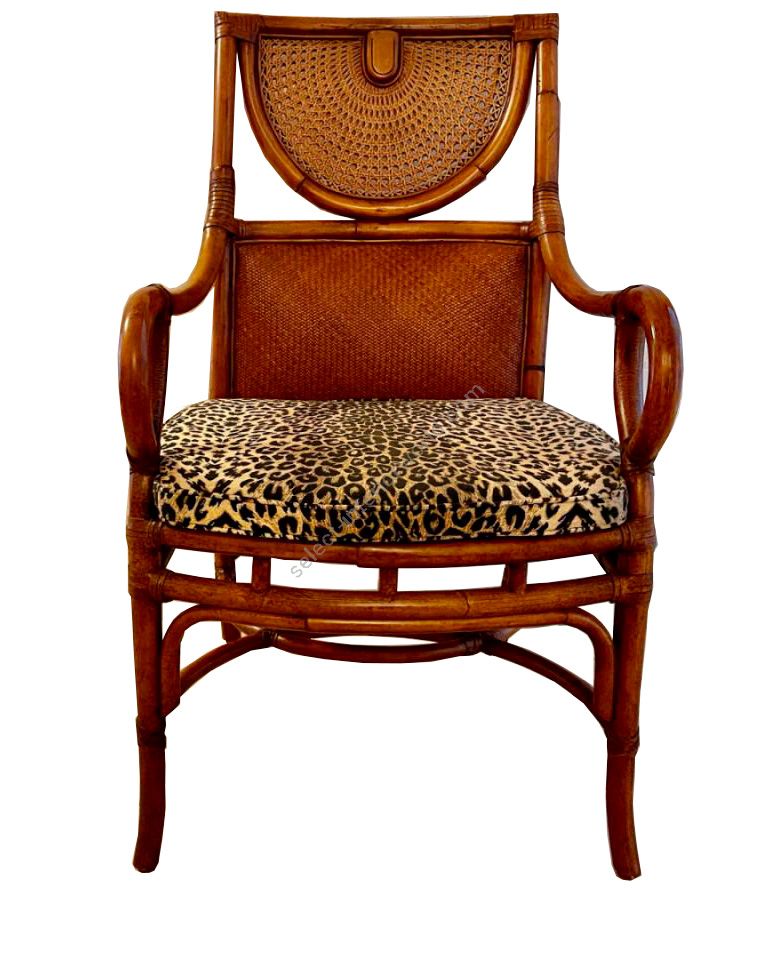 Domicil / Armchairs / Armchairs with arms made in Italy / In Stock