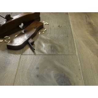 Bassano Parquet / Brushed oak parquet / Sawn and planed Corbezzolo