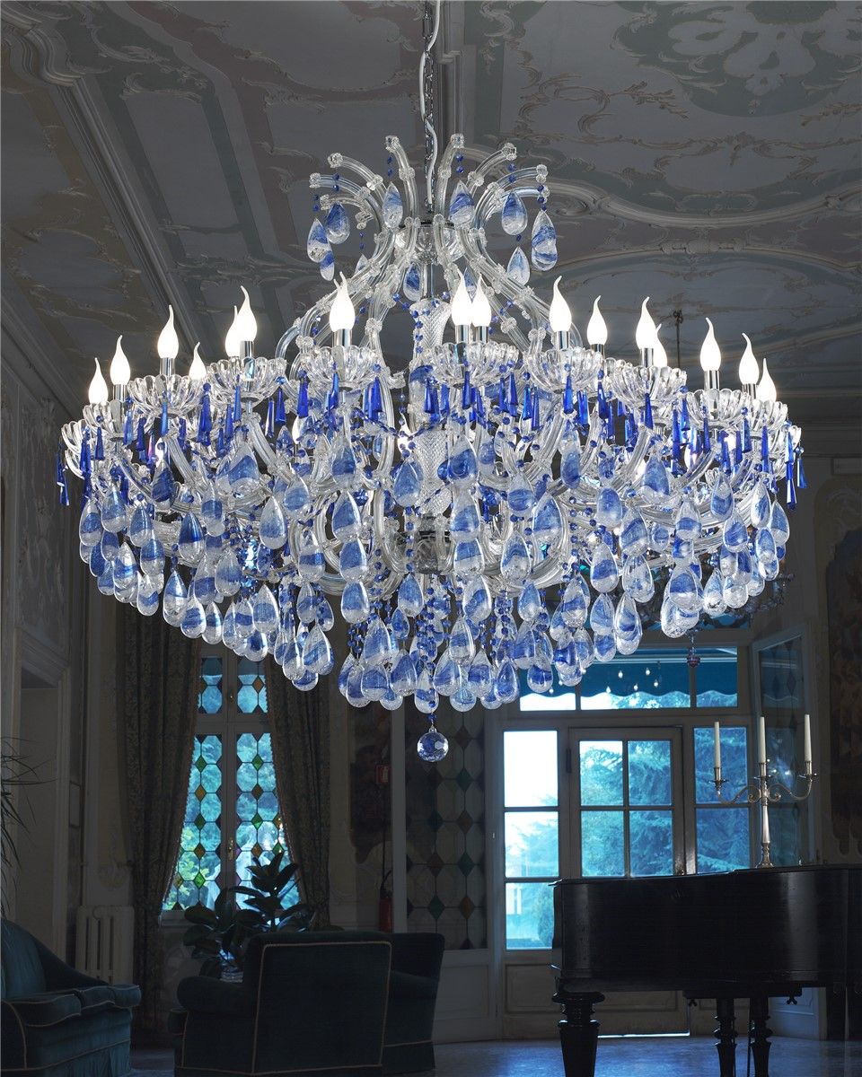 Italian Luxury Lighting / Chandeliers / Maria Theresa 36 Lights 1889 036 Rockcrystal Blue