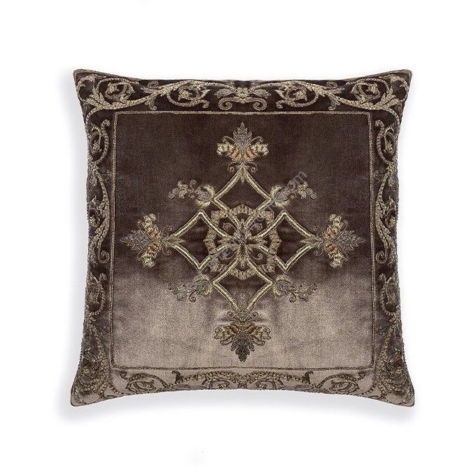 Beaumont & Fletcher / Pillows / Adeline Cushion