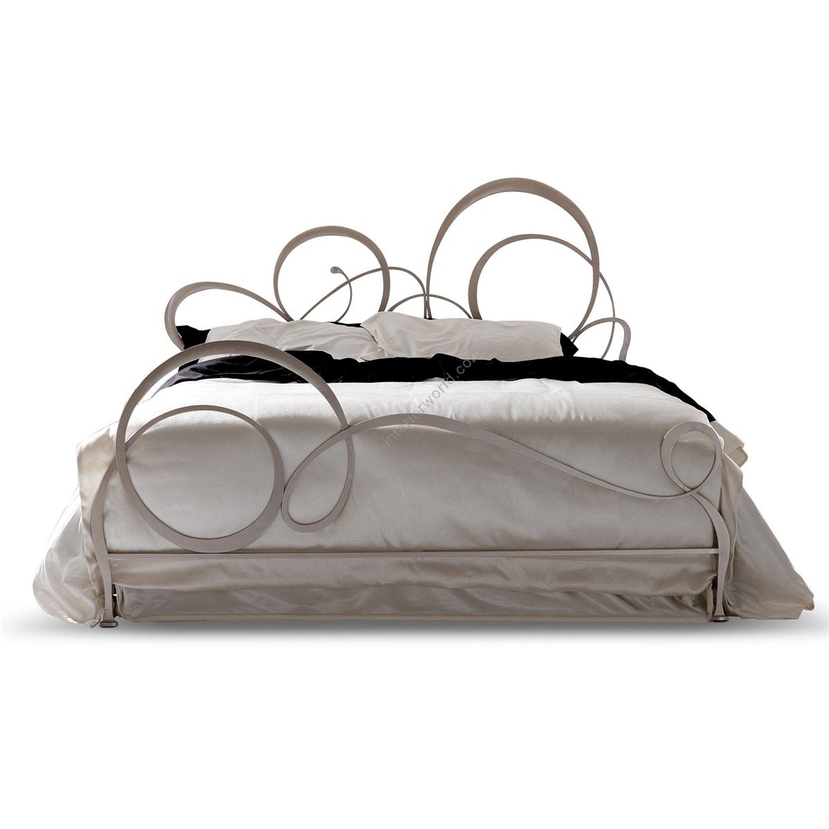 Corte Zari / Panel Beds / Bizet