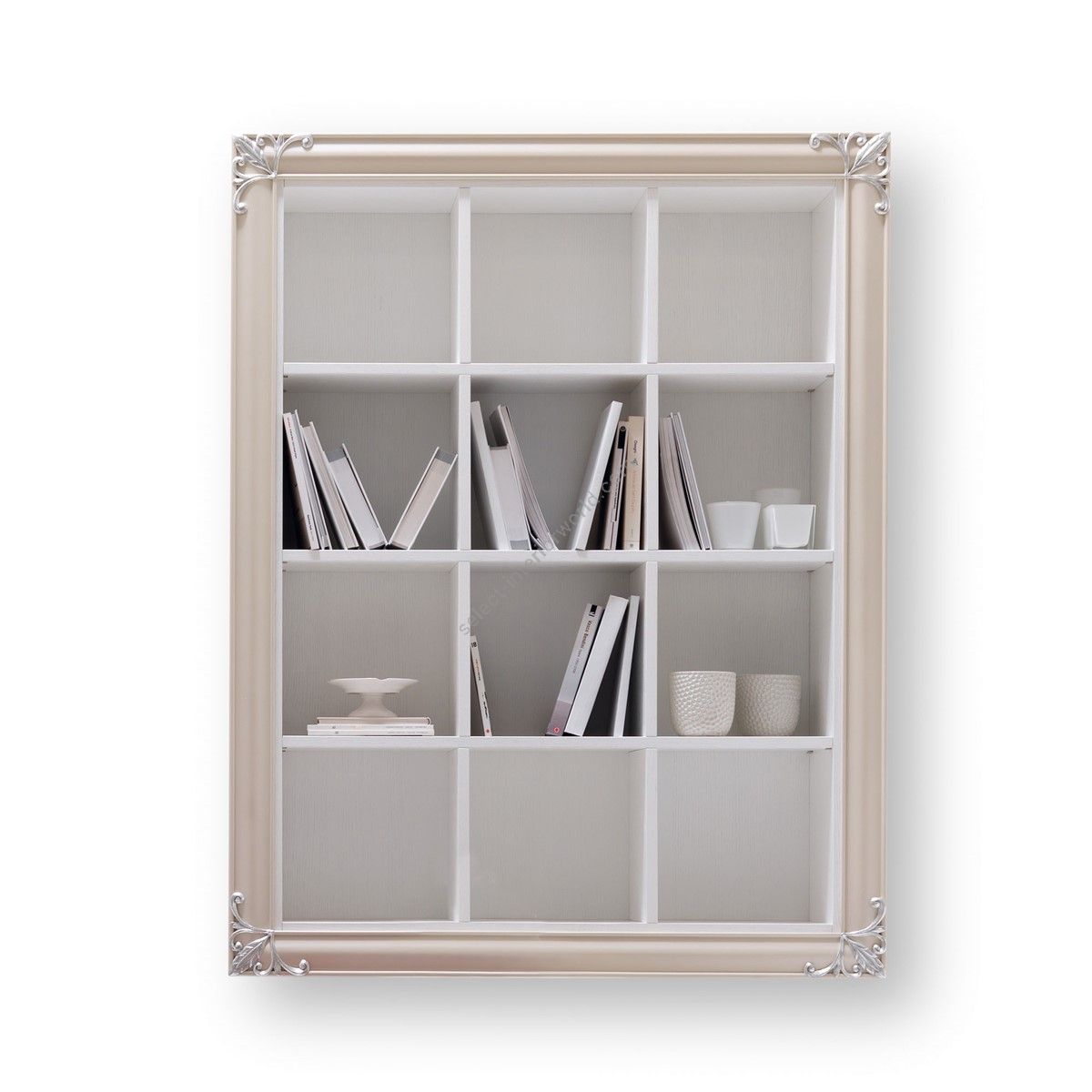 Corte Zari / Shelves & Bookcases / Clara