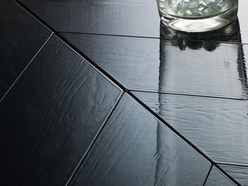 Bassano Parquet / Brushed oak parquet / Archisound Oak Super Glossy Black