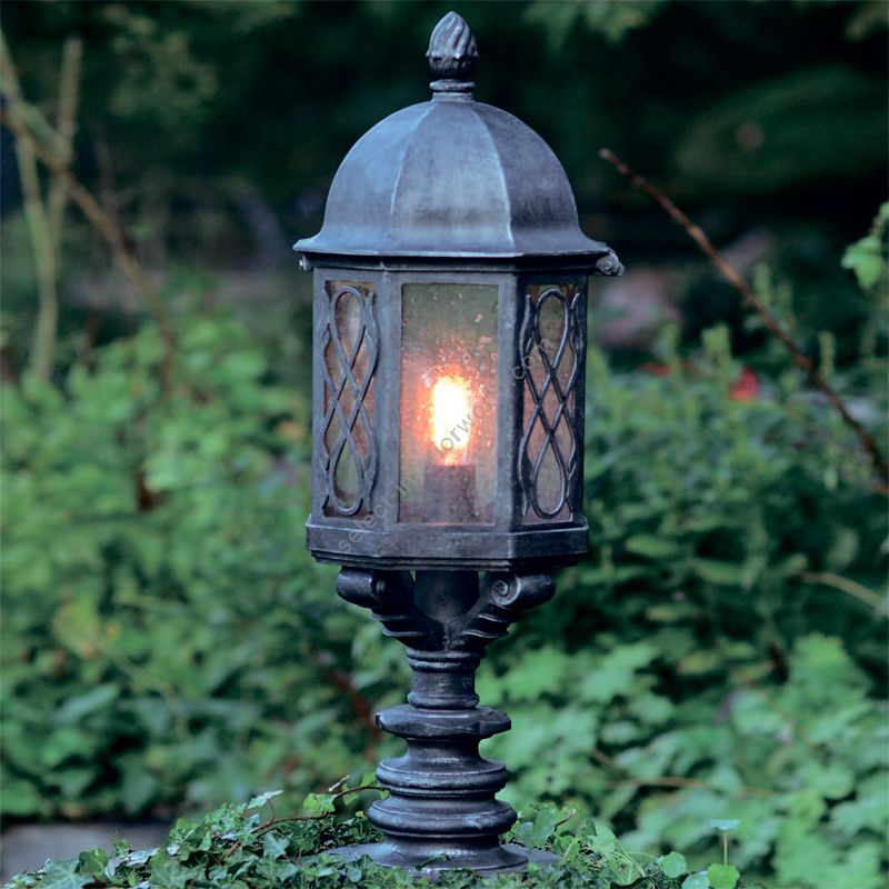 Robers / Outdoor Pedestal Lamp / AL 6593