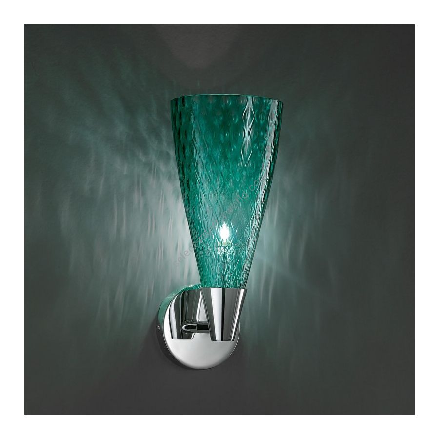 Wall lamp / Chrome finish / Green glass / 1 light (cm.: 20 x 13 x 21 / inch: 7.87" x 5.12" x 8.27")