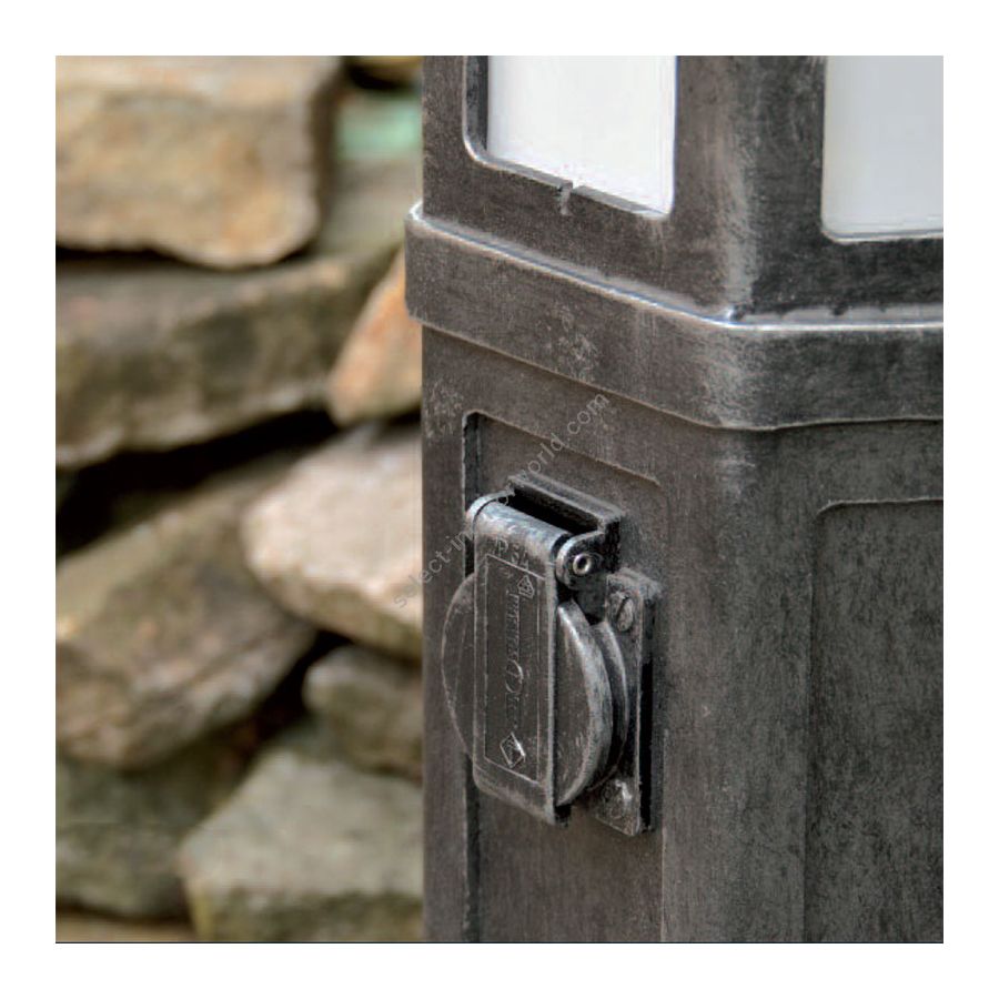 Iron nature finish / With receptacle