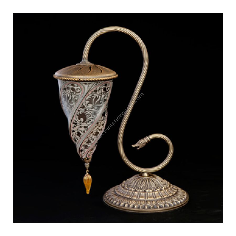 Neutral glass colour