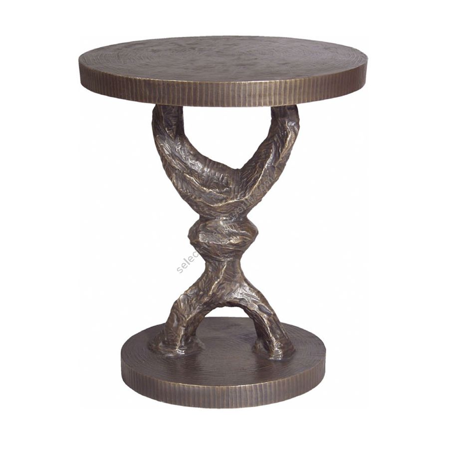 Natural patina finish / cm.: 52.71 x 45.72 x 45.72 / inch.: 20.75” x 18” x 18”