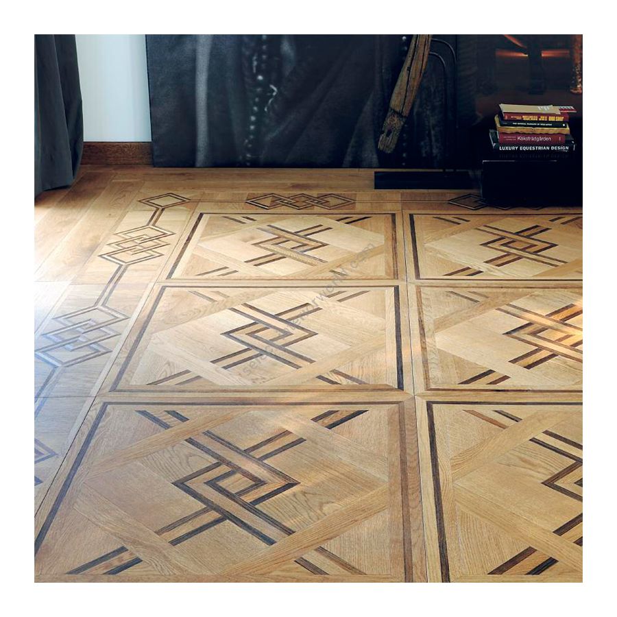 Finish: light oak, mutenya