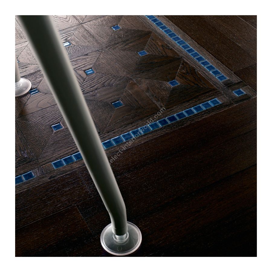 Wood Finish: Oak Black; Mosaic Finish: Blu