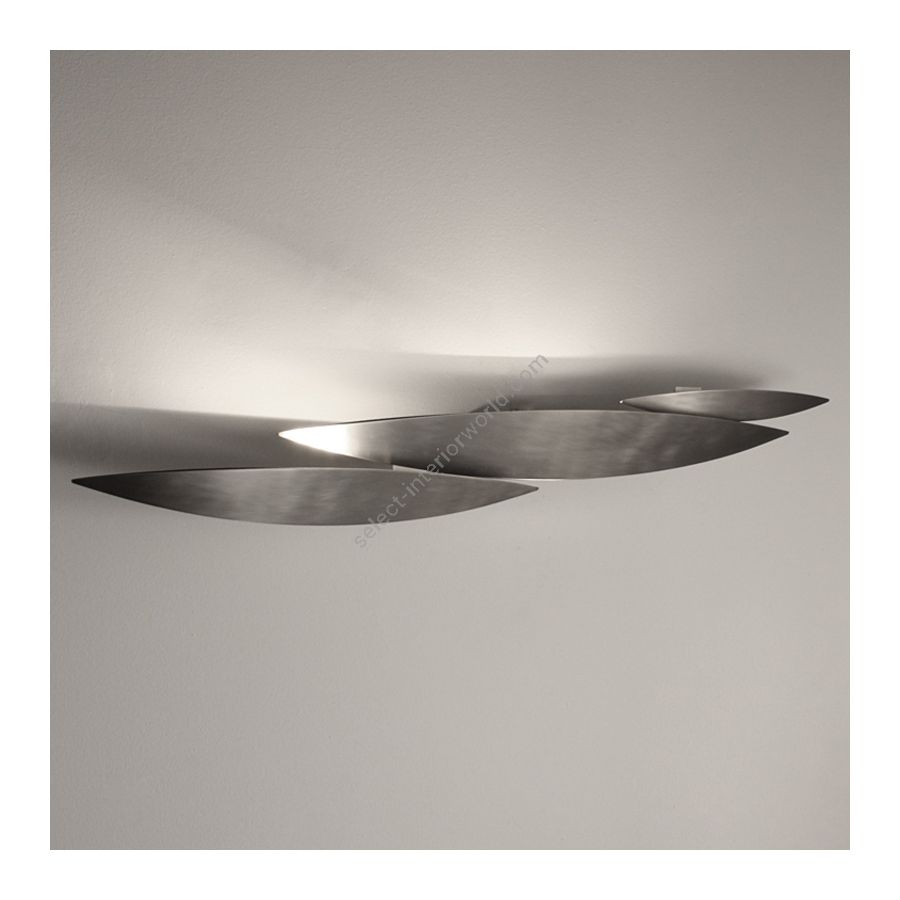 Wall lamp / Brushed nickel finish