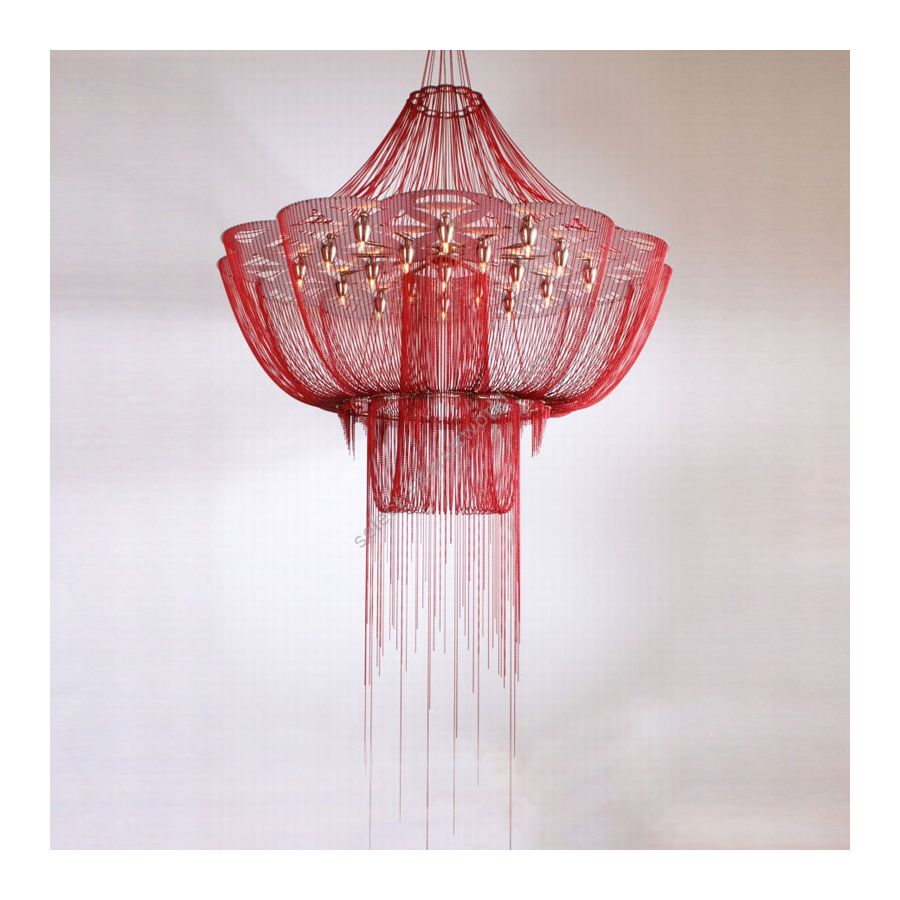 Red color range, 245 x 100 x 100 / inch.: 96.5" x 39" x 39" size