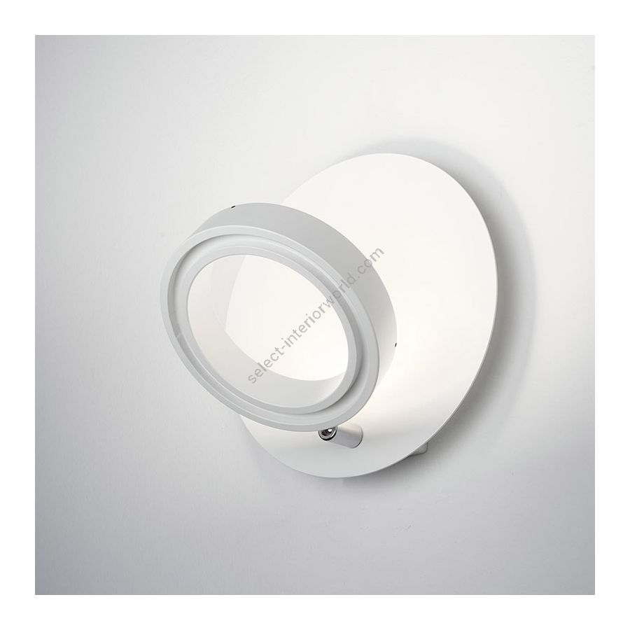 Wall lamp / Circle backplate / Pure white finish